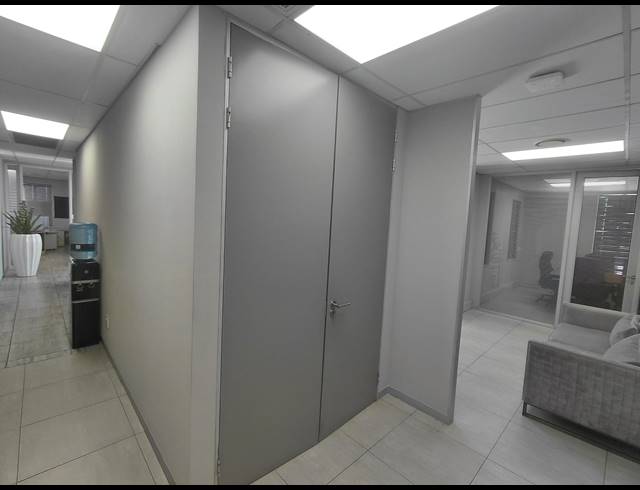 424M² OFFICE FOR SALE IN DAINFERN